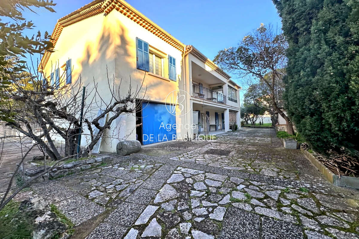 Maison à SAINT-MAXIMIN-LA-SAINTE-BAUME