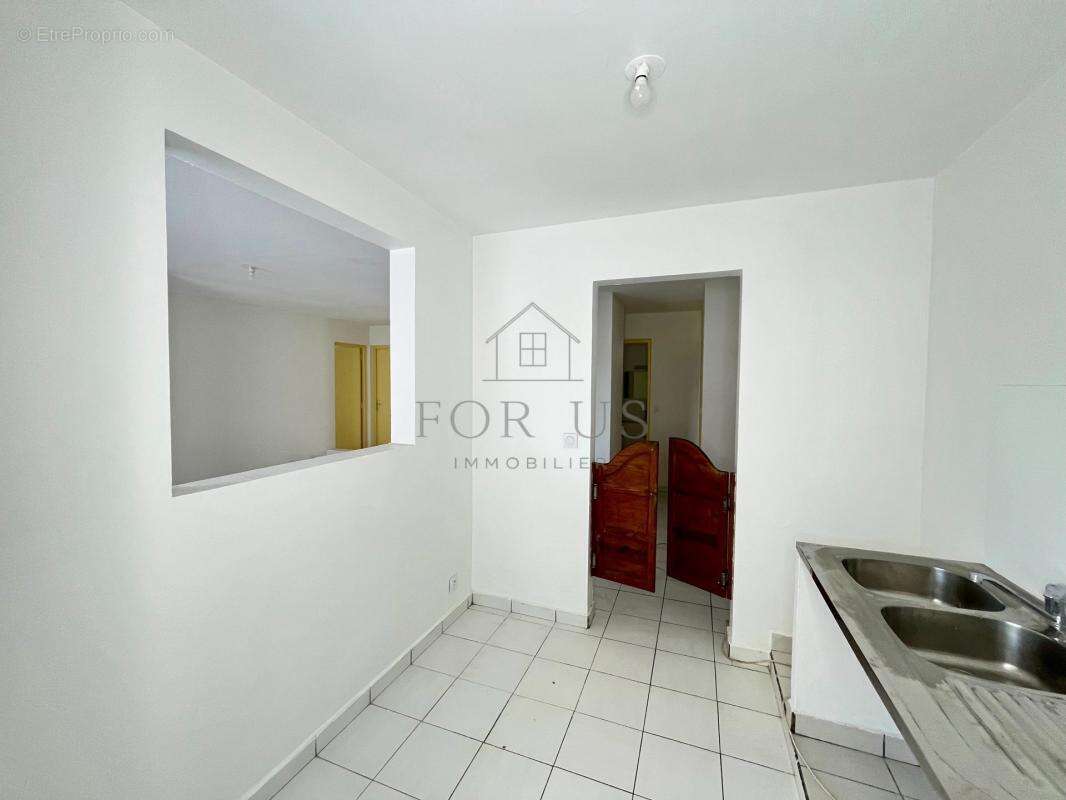 Appartement à LES ABYMES
