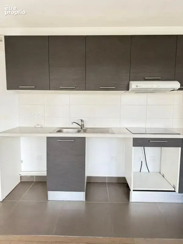 Studio - Immeuble récent - Saint Maurice 11 - photo 4