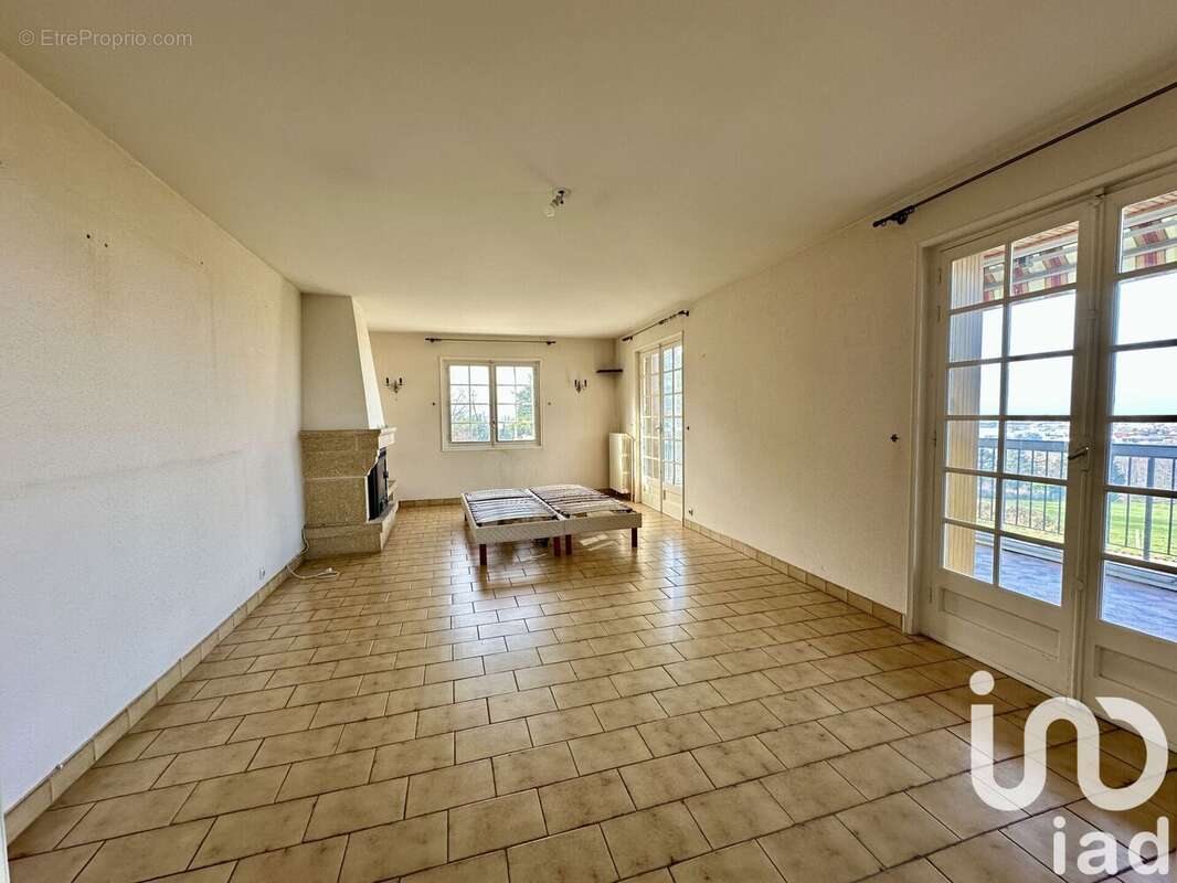 Photo 9 - Maison à SAINT-BONNET-LES-OULES