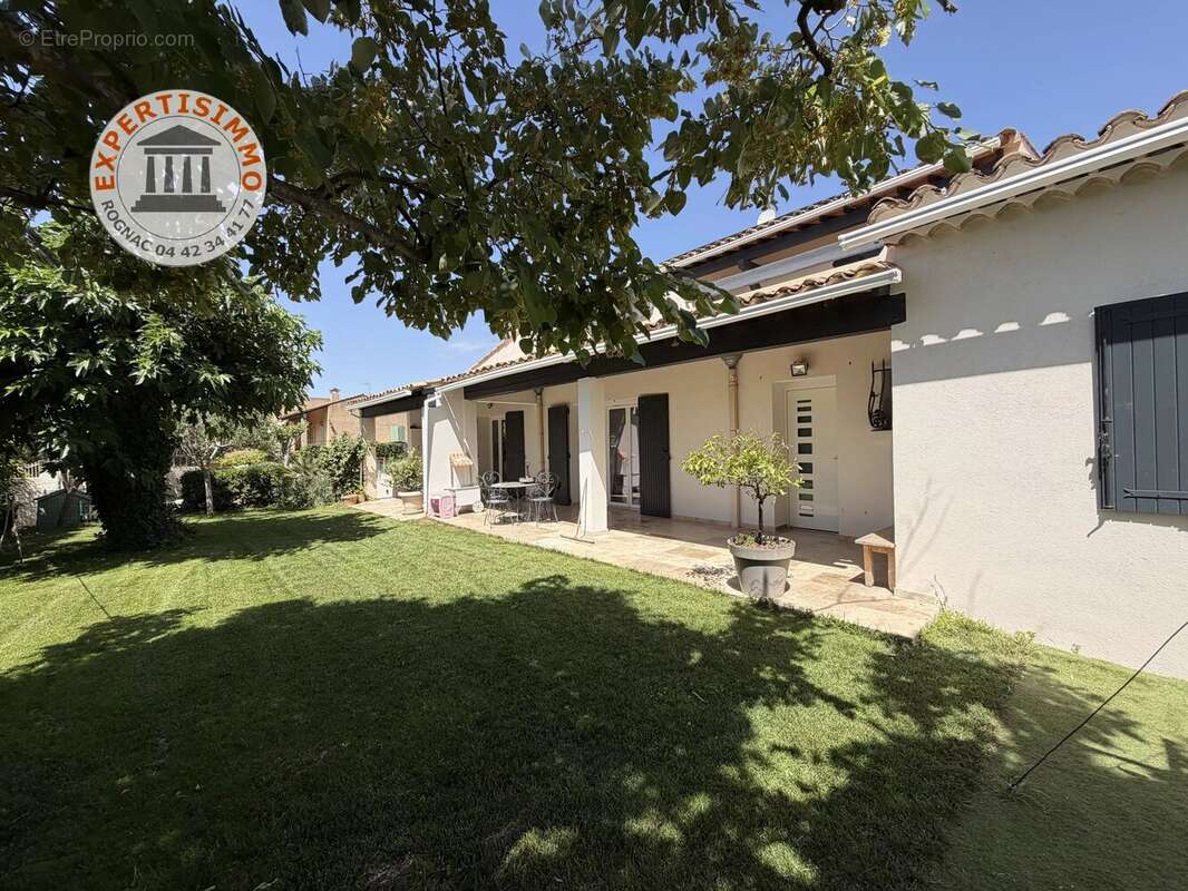 Maison à VELAUX
