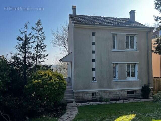 Maison à LE MEE-SUR-SEINE