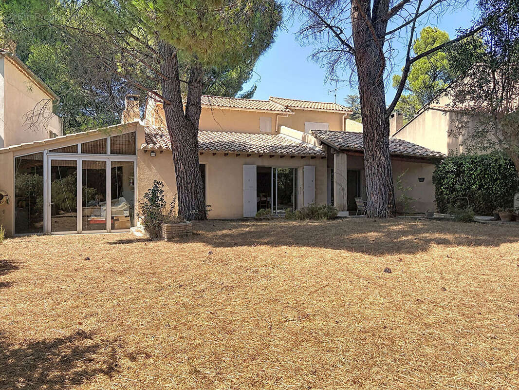 Les Angles. Maison pleine de charme avec jardin et grand garage - photo 2