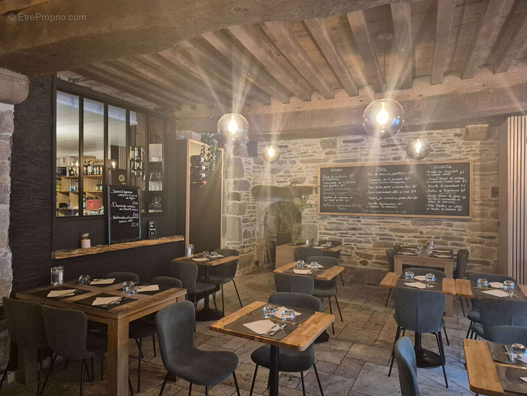 Fonds de commerce a vendre centre ville lannion - photo 3