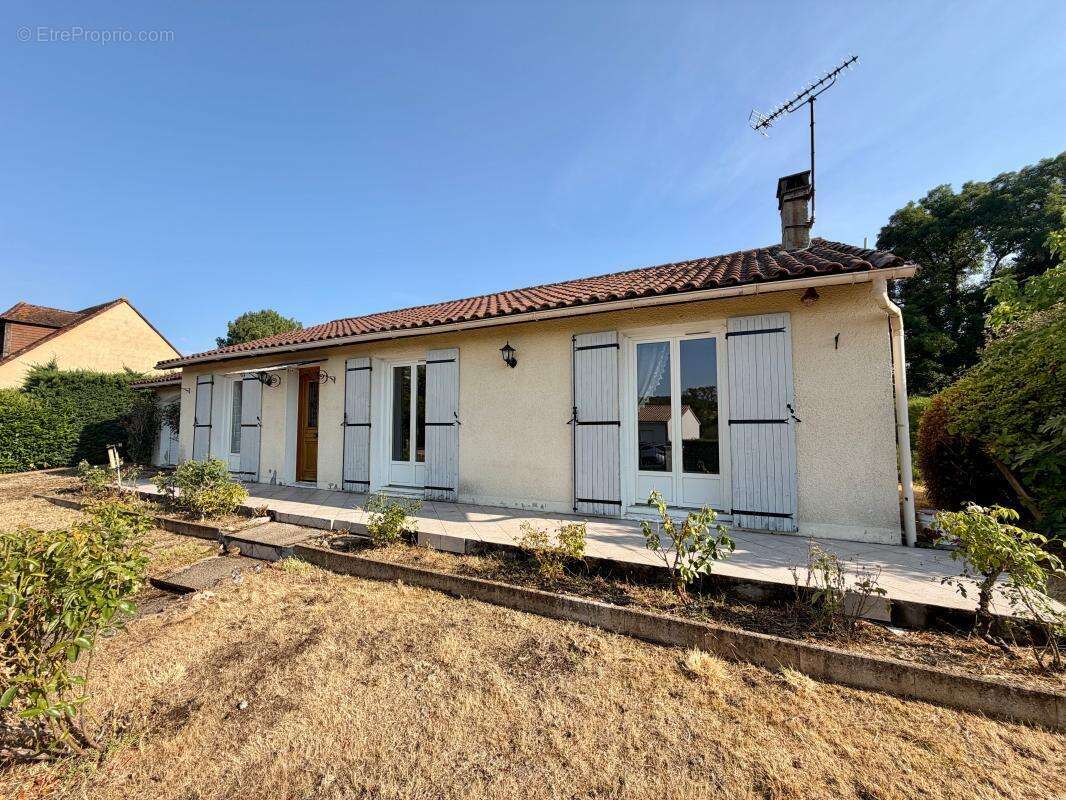 Maison de plain-pied à rénover avec jardin - Manzac-sur-Vern - photo 15