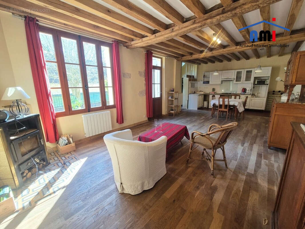 Maison à MOUTIERS-AU-PERCHE