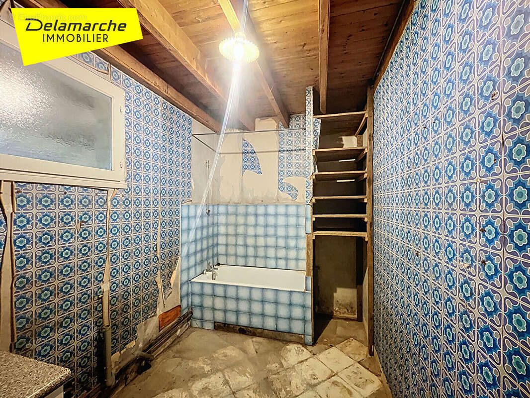 Maison à SAINT-GEORGES-DE-LIVOYE