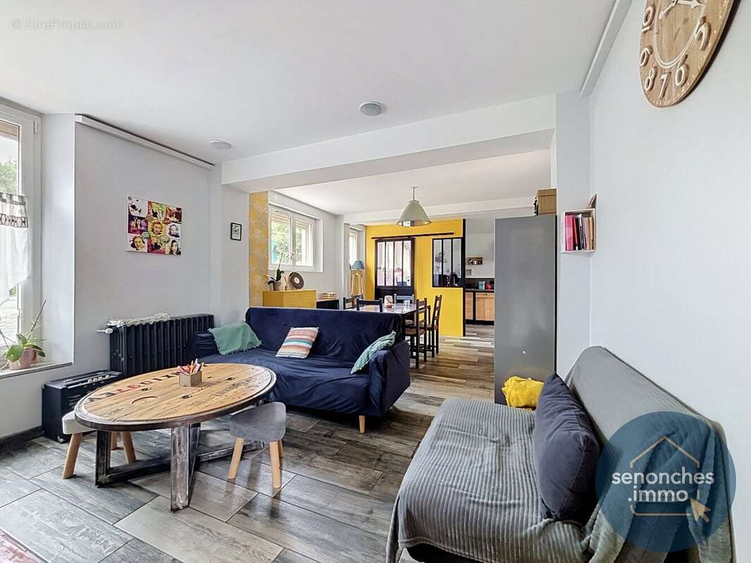 Maison de ville 4 pièces  86 m²  3 chambres  Centre-ville de Le Coudray - photo 4