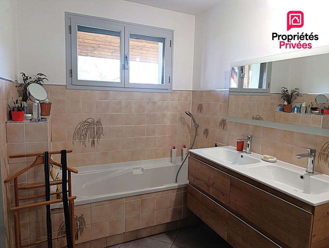 Dans le Dépt 25, en secteur limitrophe à MARNAY 70 : Belle maison familiale de 193 m2 habitables avec sous-sol complet semi-ente - photo 10
