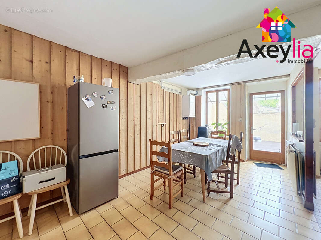 A vendre - marcigny centre - maison 2 chambres avec cour - photo 2
