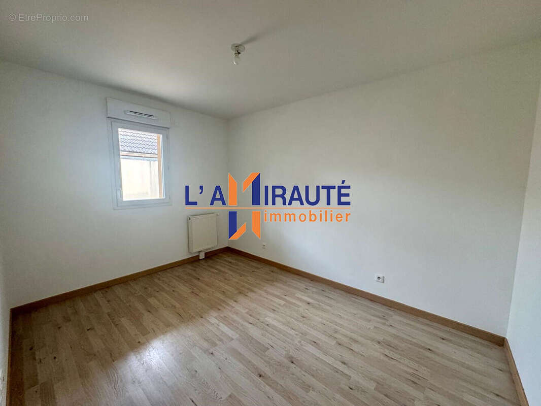 Appartement à LE MESNIL-LE-ROI