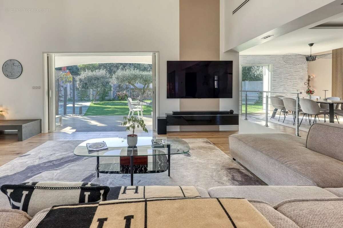 Villa contemporaine rénovée/imaginée par architecte d’intérieur – volumes exceptionnels – Janas - photo 23