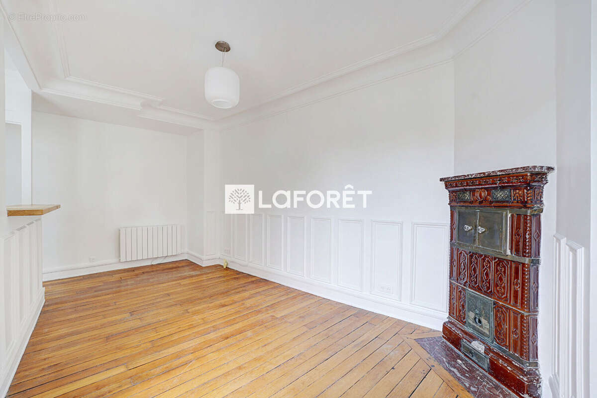 Appartement à PARIS-14E