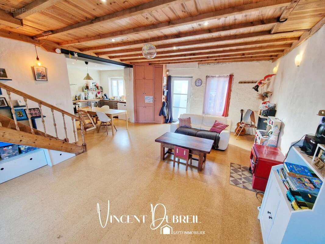 Photo 2 - Maison à SAINT-JULIEN-DE-CONCELLES