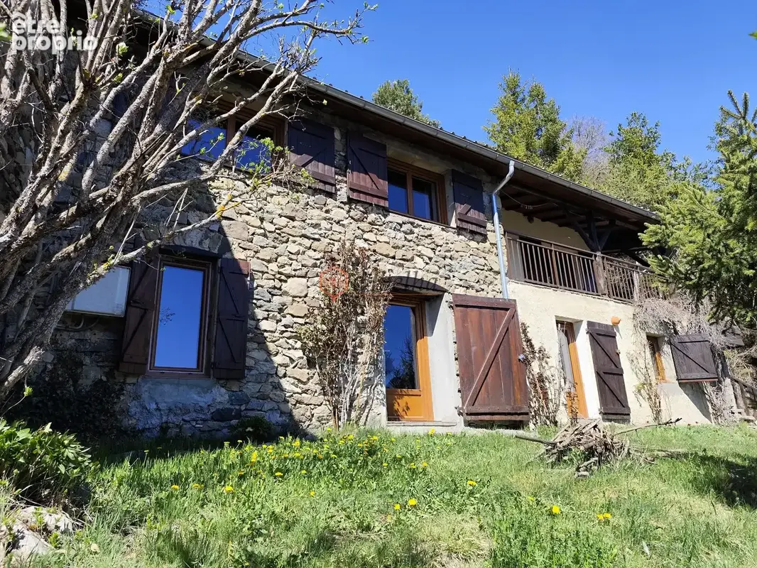 Photo Maison à Saint-Bonnet-En-Champsaur au prix de N/C