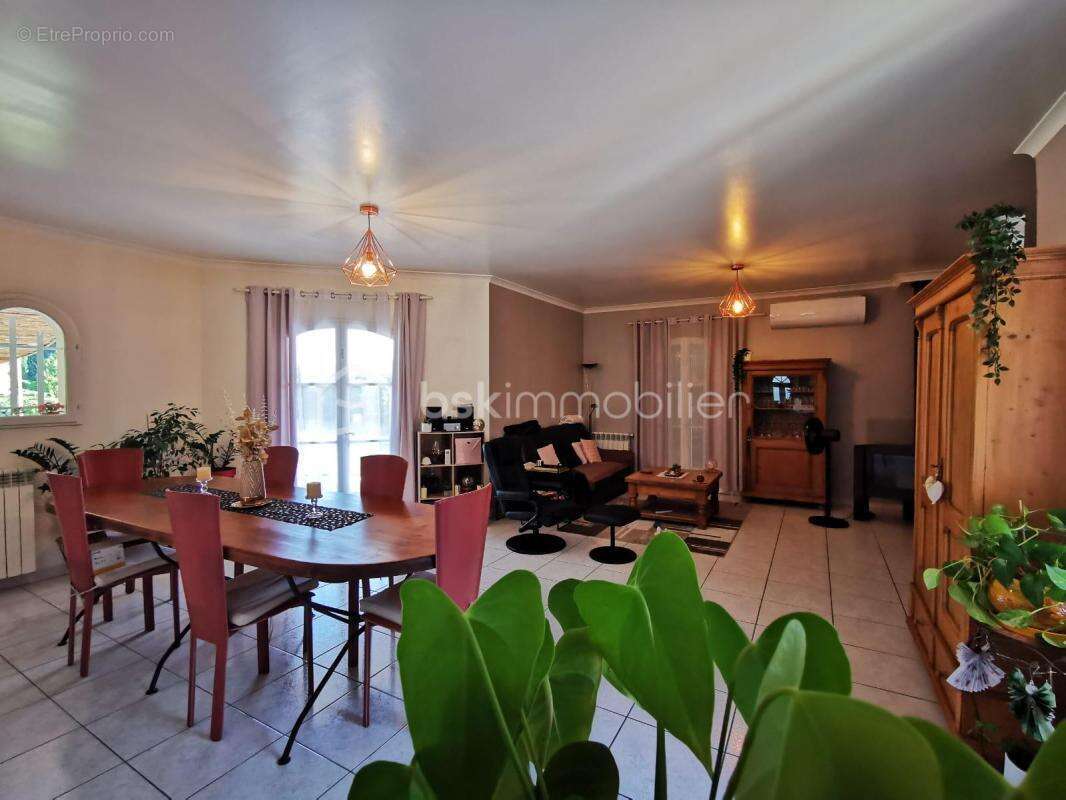 Maison à ROQUEMAURE