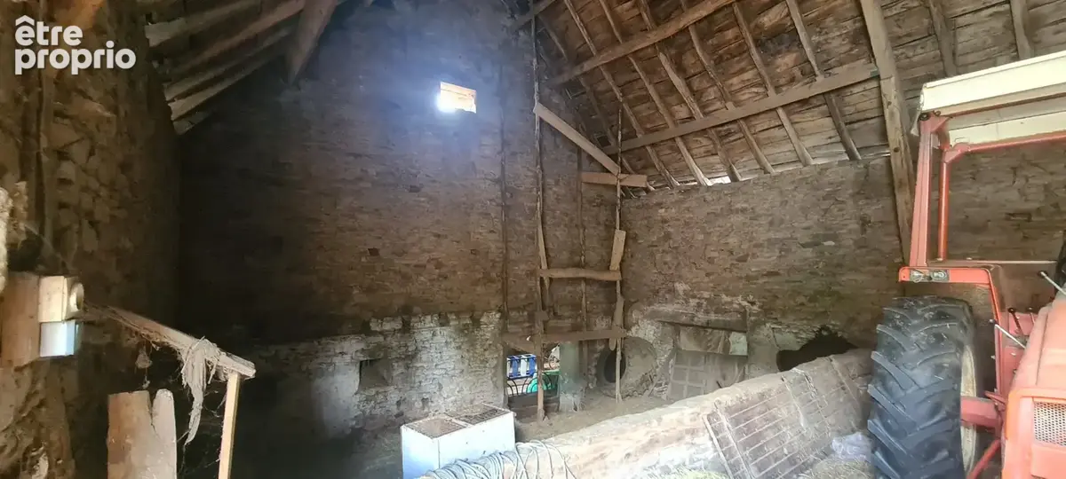 Magnifique corps de ferme en pierre avec terrain attenant à Palazinges - photo 14