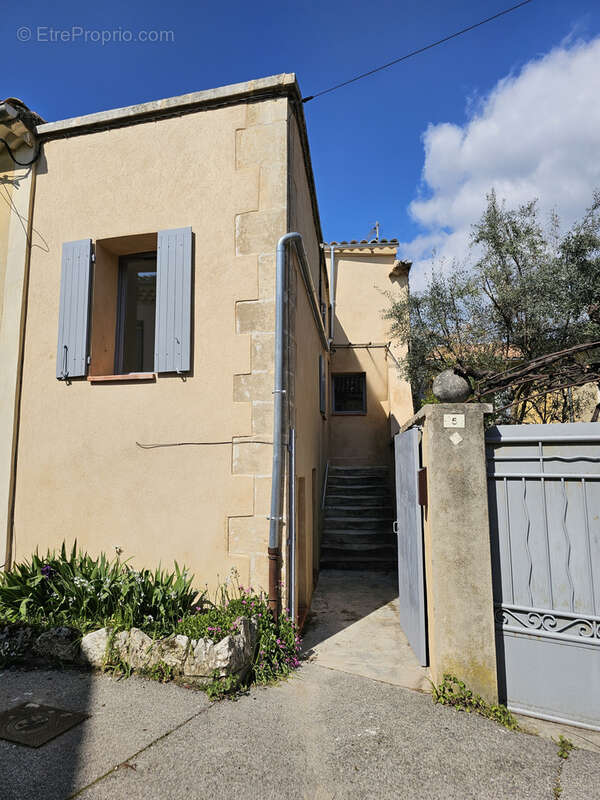 Maison à LA ROQUE-D'ANTHERON