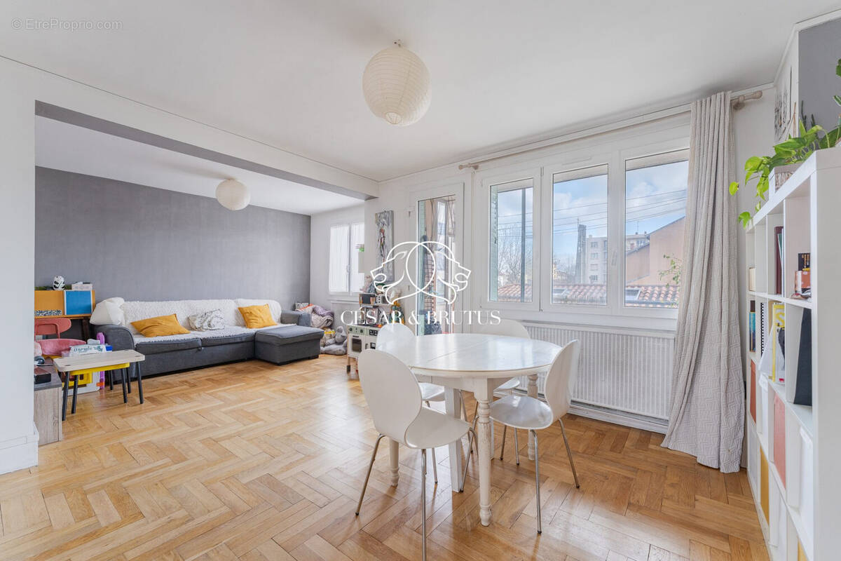 Appartement à LYON-8E