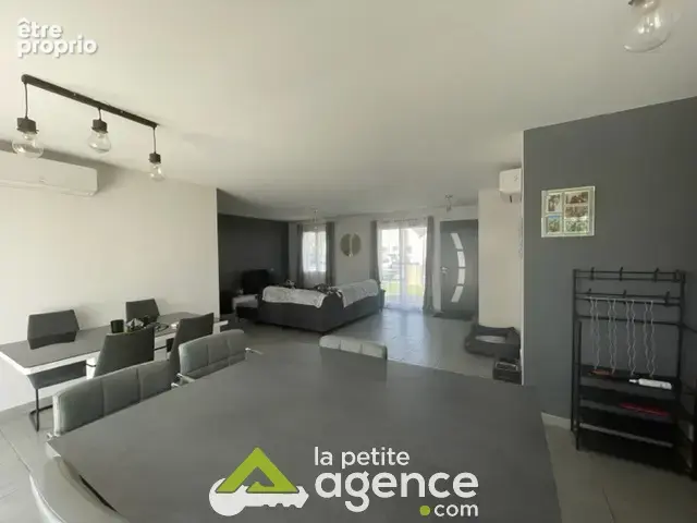 Photo Maison à Trouy au prix de 227 000€