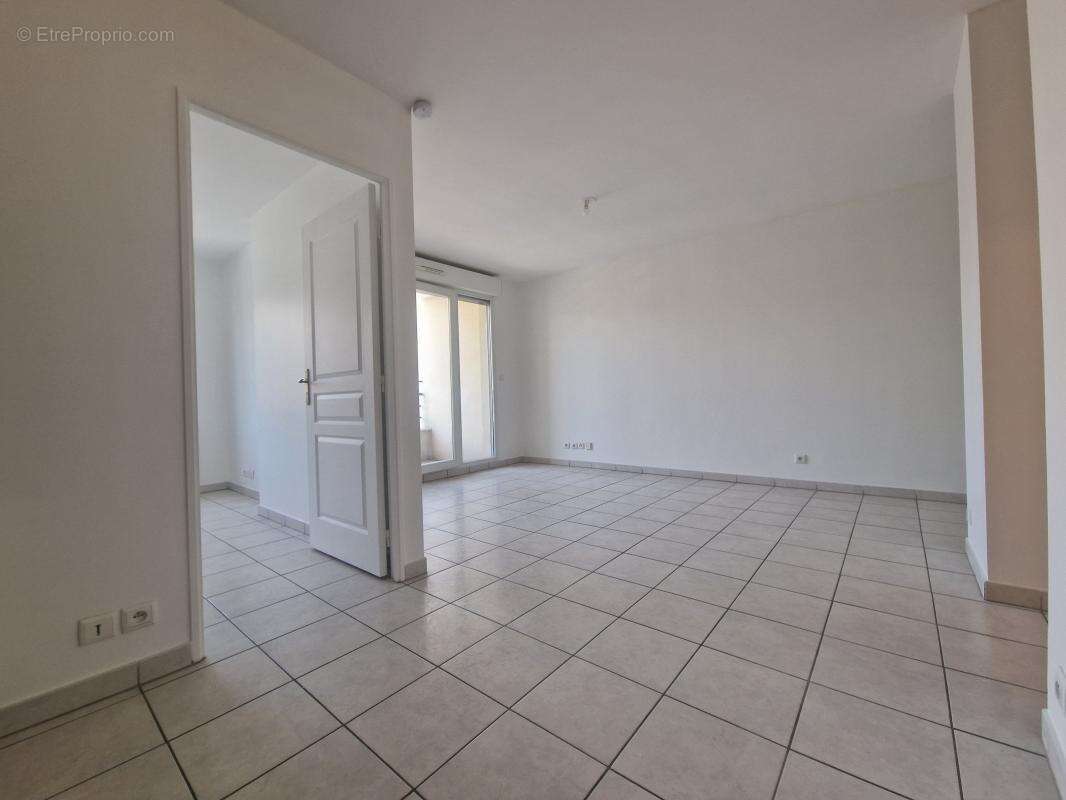 Appartement à VAIRES-SUR-MARNE