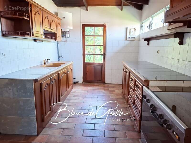 Maison à BAIE-MAHAULT