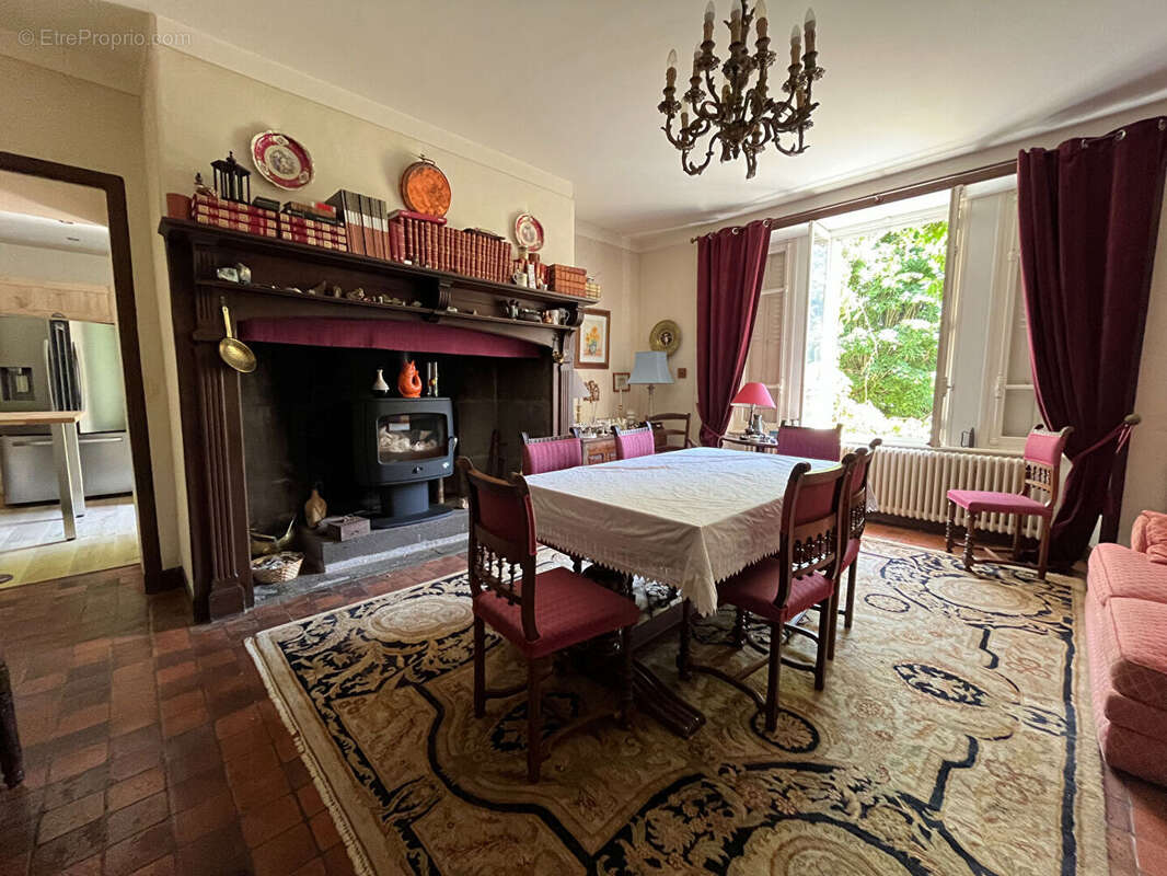 Maison à ANGLARDS-DE-SALERS