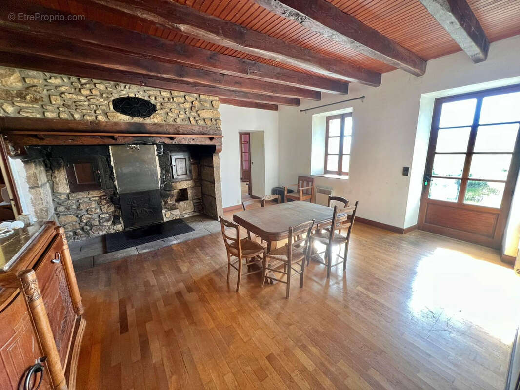 Maison à LAPLEAU