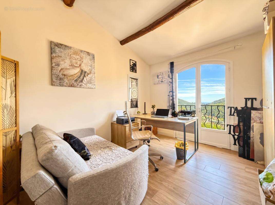 Maison à TOURRETTE-LEVENS