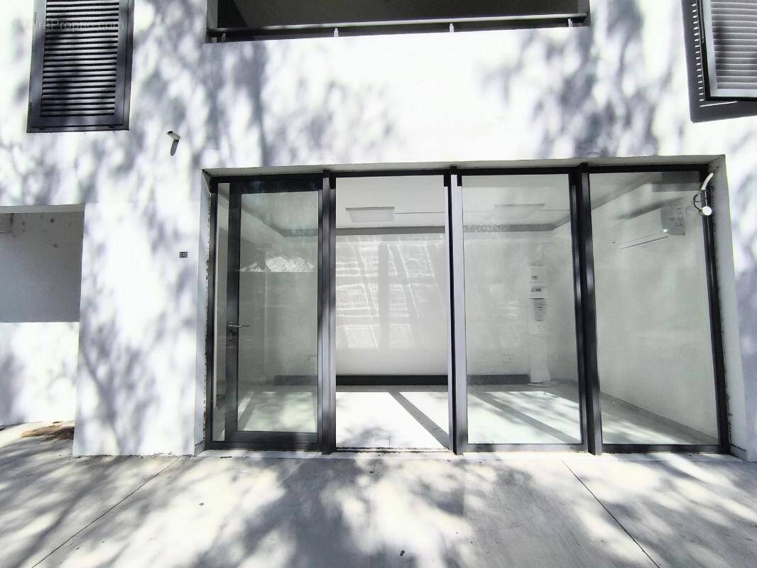 Commerce à SAINT-PIERRE