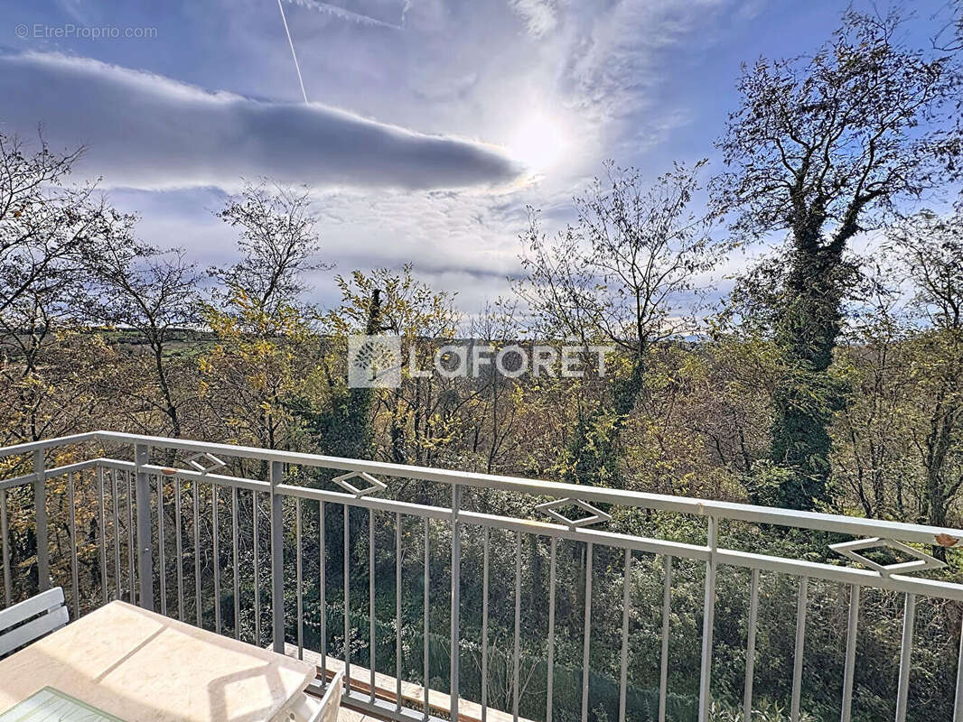 Appartement à ARS-SUR-FORMANS