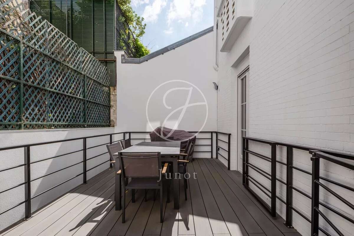 Maison à NEUILLY-SUR-SEINE