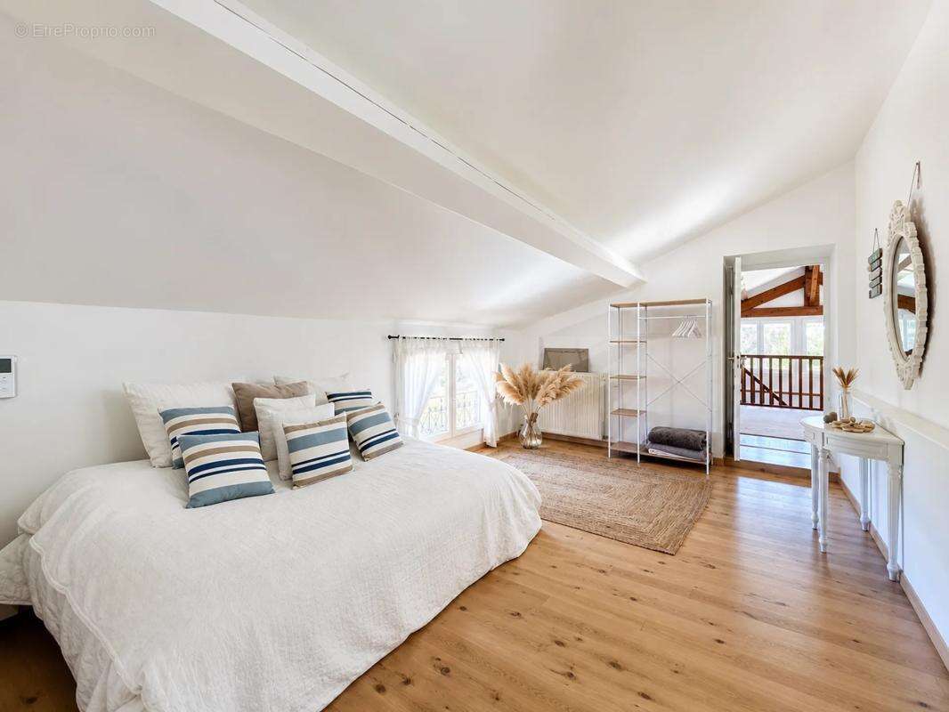 Maison de 8 pièces de 190 m² à La Bastide-de-Besplas - photo 7