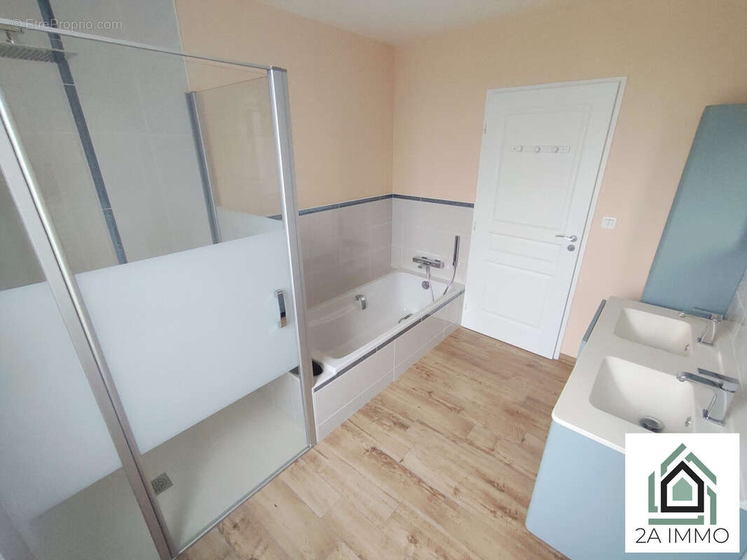 Maison à SAINT-HILAIRE-LES-MONGES