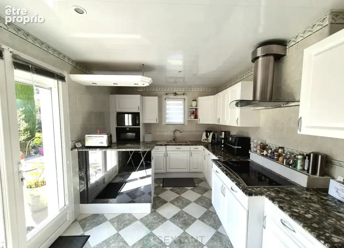 Belles prestations : Maison 5 chambres, garage, piscine, jardin paysagé - photo 6