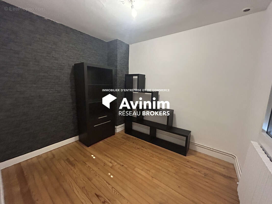 Commerce 65 m² à Fontenilles  - photo 4
