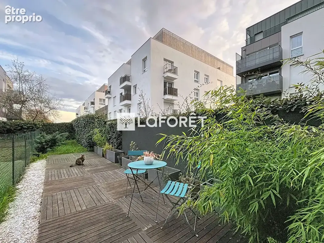 Rez-de-jardin lumineux avec grand extérieur de 86 m² - Un air de maison à Achères - photo 11