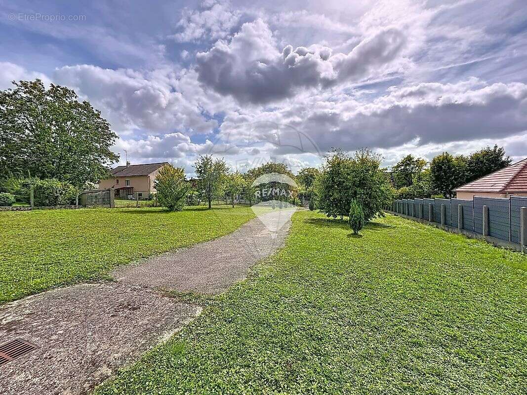 Appartement à FONTAINE-LA-GAILLARDE