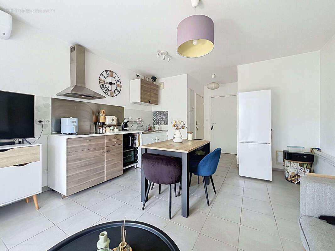 Appartement à Martigues - CENTRE VILLE -Type2 - Rue Kennedy - photo 3