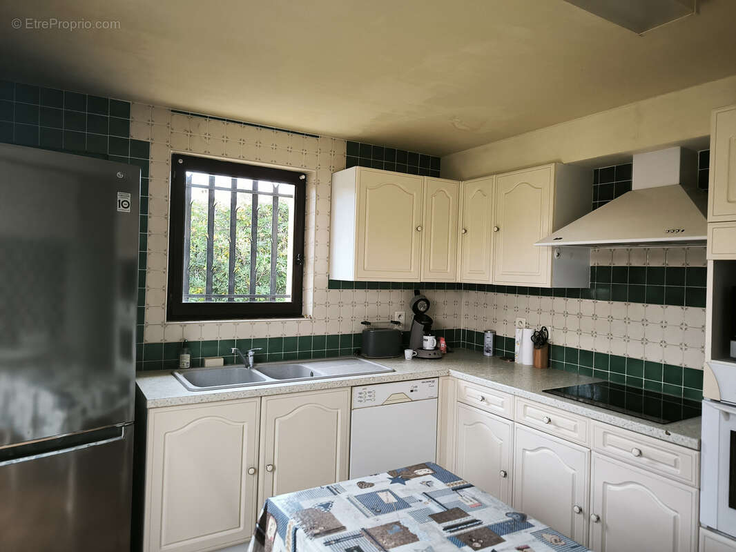 Maison à SAINT-LAURENT-DE-LA-SALANQUE