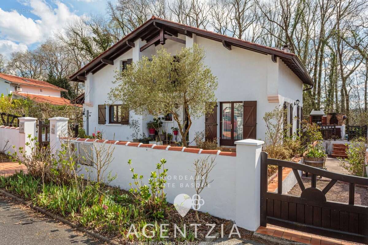 Maison à BASSUSSARRY