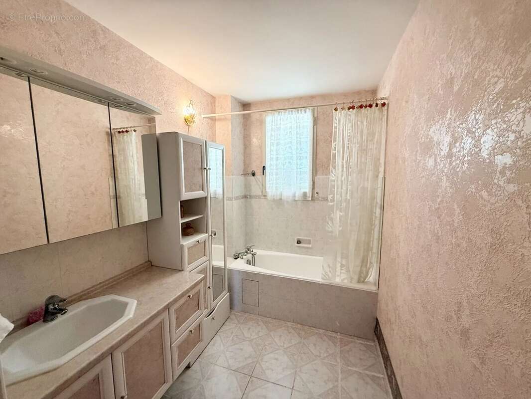 Appartement à SEYSSINET-PARISET