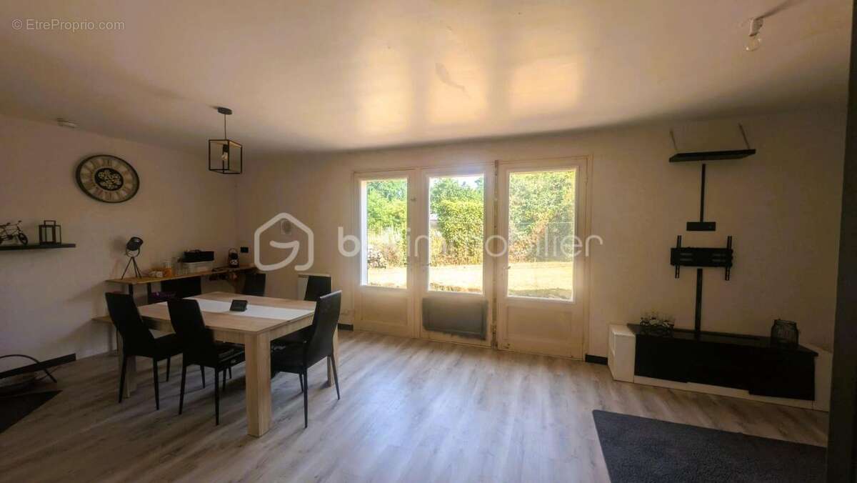 Maison 2 chambres avec garage, hangar (idéal pour un camping-car ou un artisan) et terrain – Parthenay - photo 5