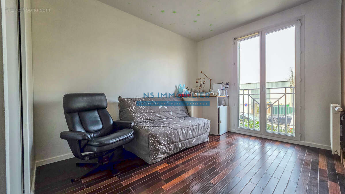 Appartement à SARTROUVILLE