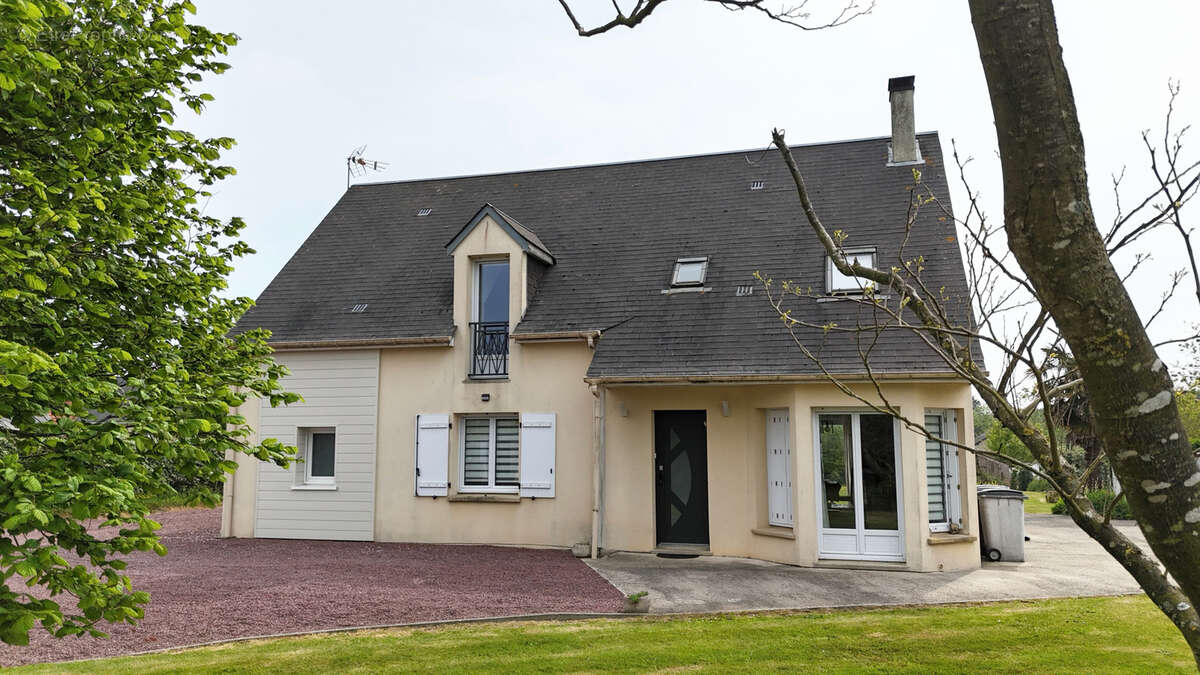 Maison à EROUDEVILLE