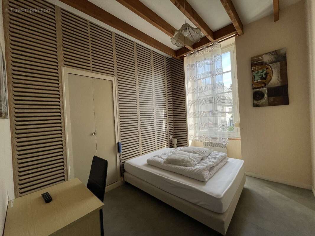 Commerce à SAINT-DENIS-D&#039;ANJOU