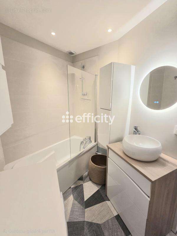 Appartement à GRIMAUD