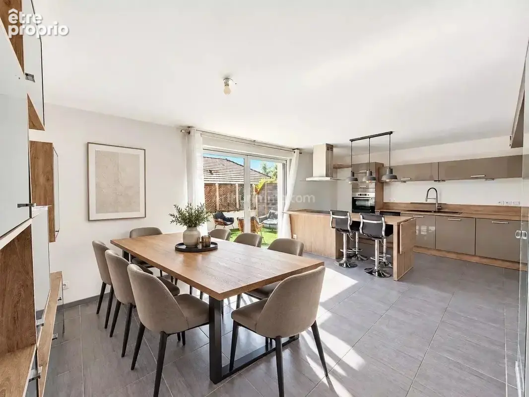 Photo Maison à Viviers-Du-Lac au prix de 395 000€
