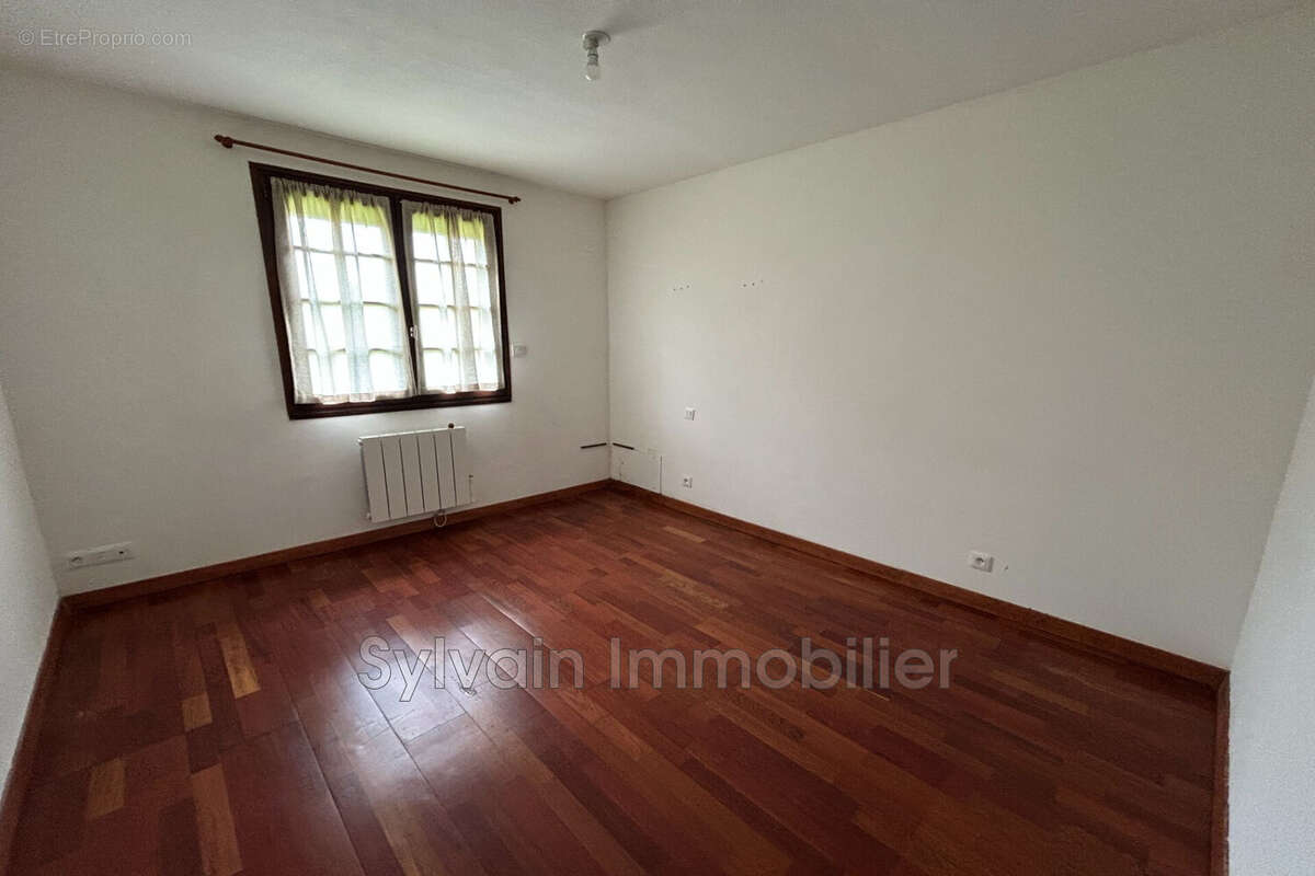 Maison à FORMERIE