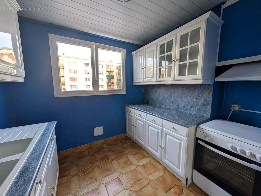 Appartement à LES CLAYES-SOUS-BOIS